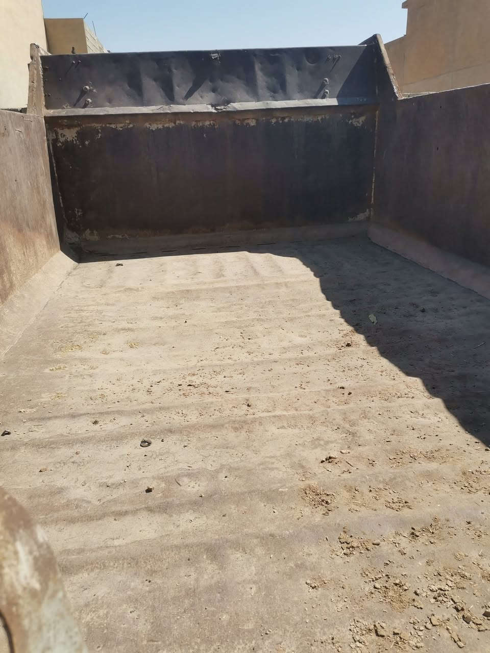 بودي كلاب اسكانيا للبيع الطول ٤٢٠ اربعة امتار وعشرين سنتم المكان موصل *********** /***********
