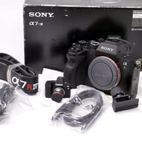 كأمره سوني    (💣 ✨A7R4 📸💣) نضافه 99/100 كامل ملحقات 📸 1- رام 32✅ 3- حز...