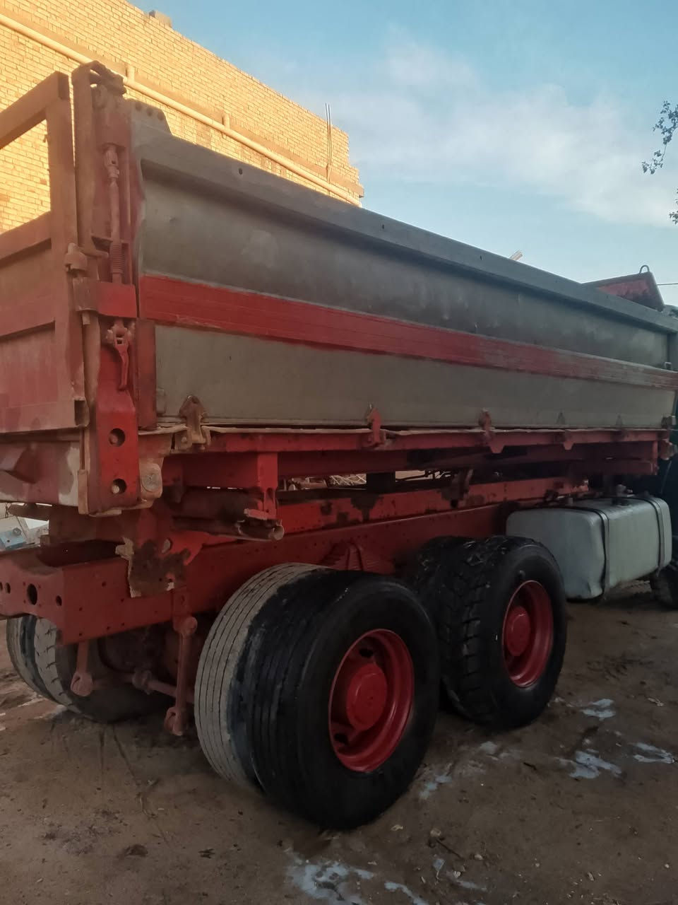 بدي فافون بلادي بيع أو مراوس بصره قضاء الدير *********** طوله خمسه وربع
