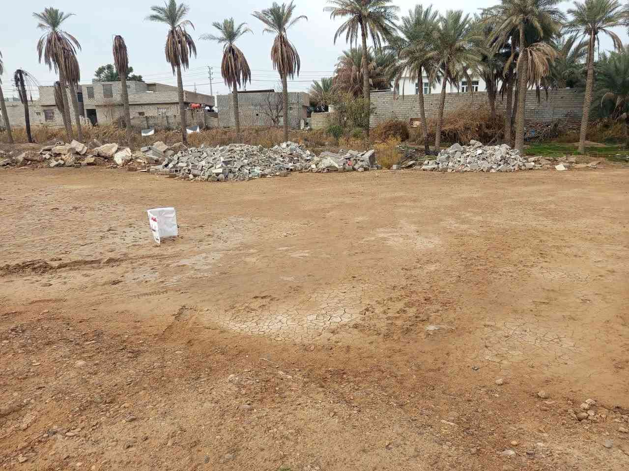 قطعة ارض ١٠٠ م للبيع طابو زراعي سند ٢٥  مكاتبه ووكاله ماء وكهرباء وسبيس بعقوبة حي النور فرع الاول عن السده السعر ٢٨ مليون وبيه مجال للشراي للاستفسار خاص او ***********
