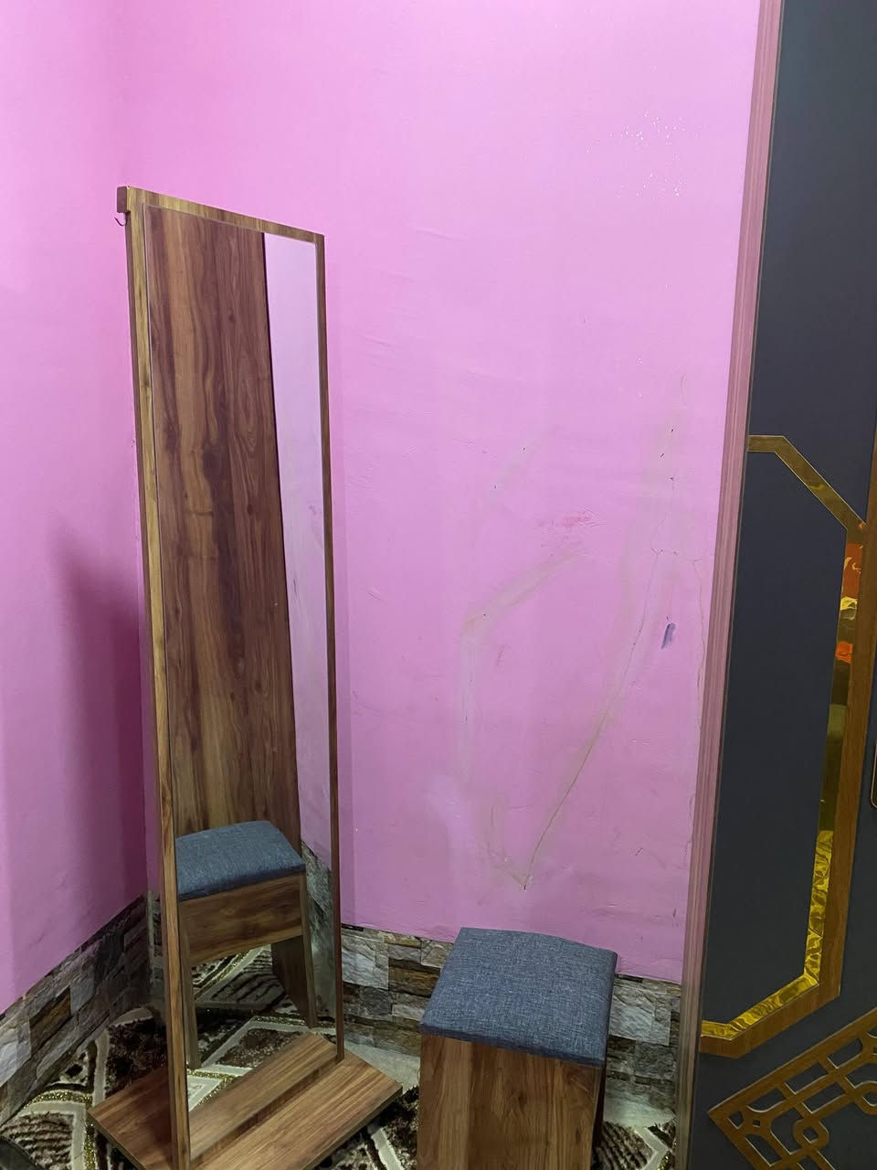 سلام عليكم غرفه نوم تركي مستخدمه قليل 11 قطعه مكاني بيجي سعرها مليون وربع 
***********
***********
