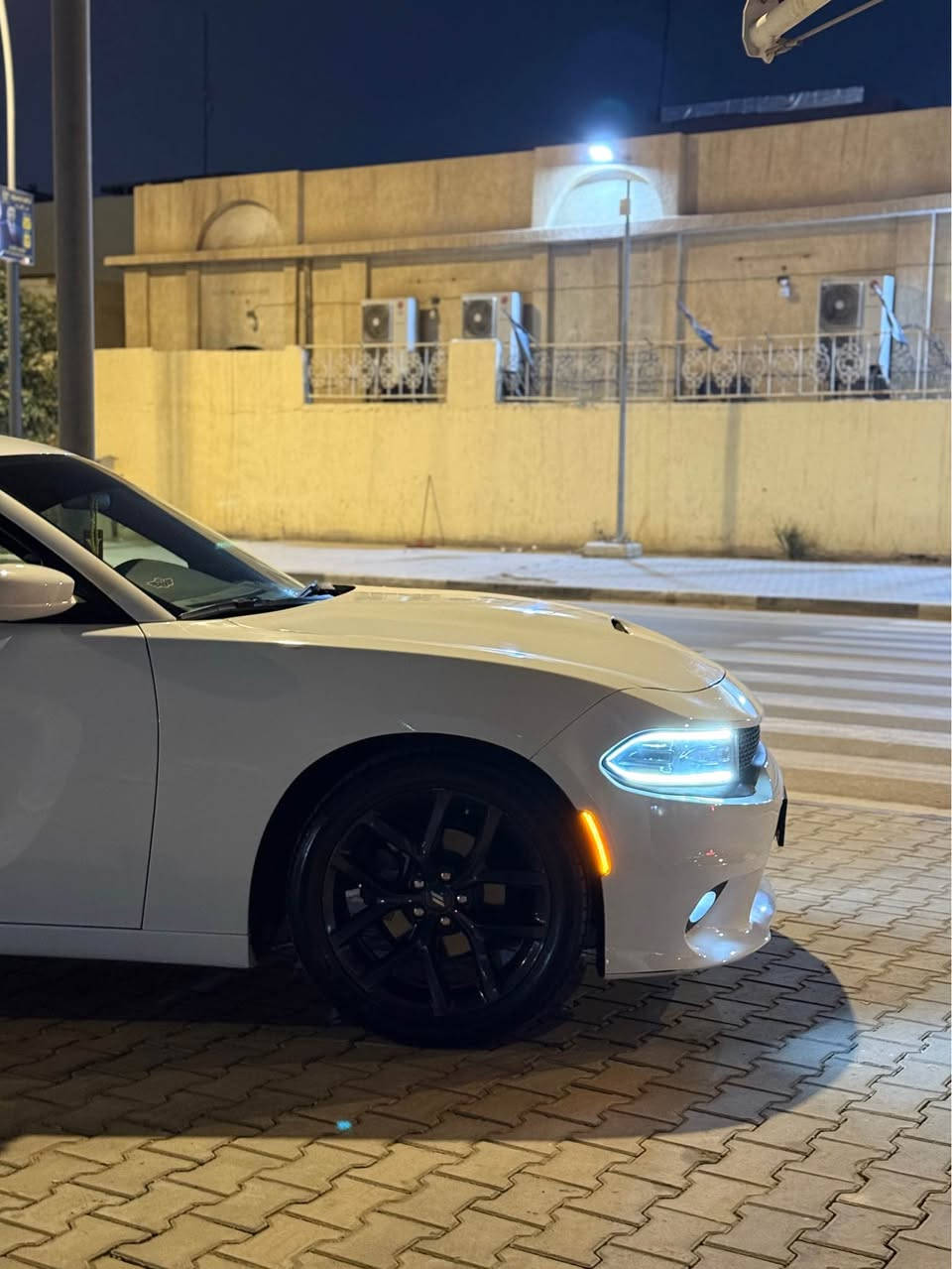 سلام عليكم
جارجر مديل 2021 وراد امريكي
حادث جاملغ بنيد لا لغد ولا شاصي
موصفات : فول فتحه خزن مومري كشنات جلد تدفئه تبريد كشنات 
ماشيه : 54 الف 
رقم بغداد مشروع وطني سنويه لحد 2028 هزه جديده
ويل 20 اصلي مال جيتي 2021 سياره ماناقصهاا برغي 
سعر : 248$ وبيهاا مجال 
رقم التلفون : *********** البصرة, العراق
