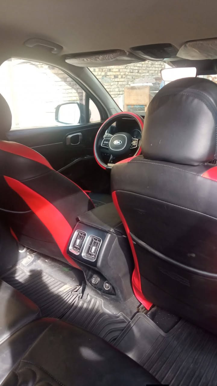 السلام عليكم كيا سورينتو موديل ٢١رقم بابل الحادث جاملغ خلفي تعديل بارد فقط الباقي مكفول مواصفات السياره كامره تحديد مسار رادار حساسات خلفيه قياده ذاتيه اربعه سلندر مكينه ٢٥٠٠سبعه راكب شاشه كبيره اربعه وضعيات قياده وتحديد مسار وتحديد سرعه ، مكاني حله للتواصل رقم ***********
