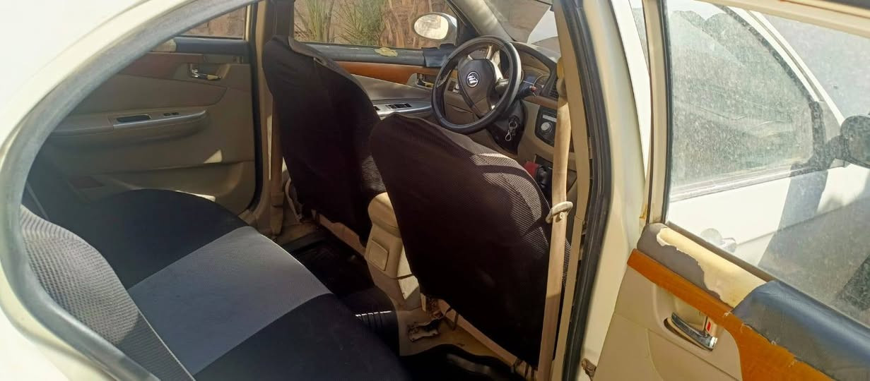 سلام عليكم ليفان موديل 2011 رقم بغداد مشروع وطني كير او تماتيك  مكينه كفاله السياره كفاله عامه لاضربه ولا صبغ فقط بيه خياسات قليله في الدوسه موضح بالصوره مكان كوت _دجيلي السعر 40وبيه مجال بسيط ***********
