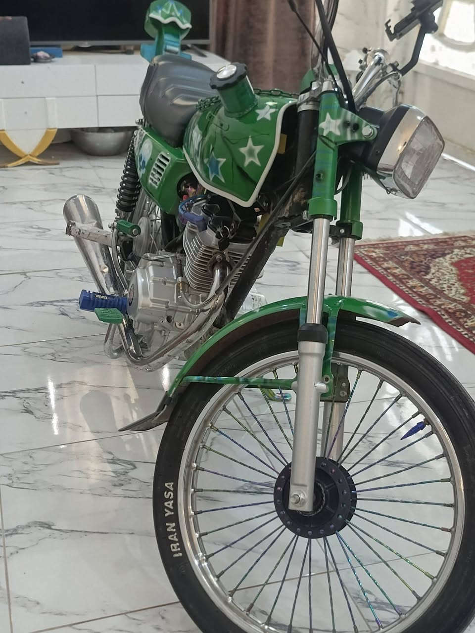 للبيع دراجه كلشي بيه مزود شوفت عينك مكينه BM مامفتوحه+ شاصي كلك طالعه لشارع شي قليل  متوازي عله بيعته شراي يجي خاص  ولي مايعرف أسعار الغراض لا يدوخني


**إذا كنت صاحب هذا الإعلان وتريد حذفه لأي سبب، رجاءا أرسل رسالة إلى الدعم الفني**