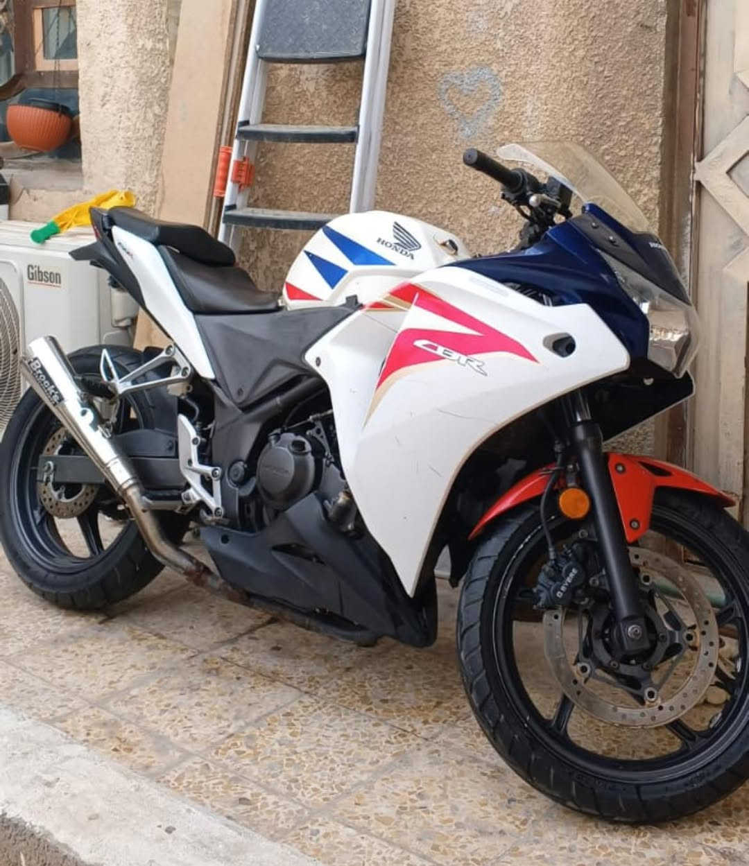 هوندا cbr 250cc بيعة سريعه نقصها فقط كاور بسعر مليون
وربع فقط
***********

مكاني البصرة
