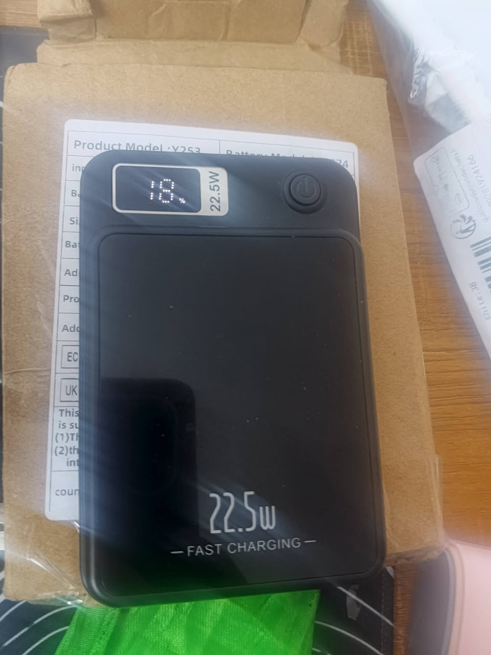 بور بنك شحن لاسلكي وشحن واير لس
22.5w 
اكتب سعر بل يرضي الله


**إذا كنت صاحب هذا الإعلان وتريد حذفه لأي سبب، رجاءا أرسل رسالة إلى الدعم الفني**