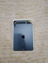 ايباد m4 • بطاريه ٩٣٪ • حي الكوفه