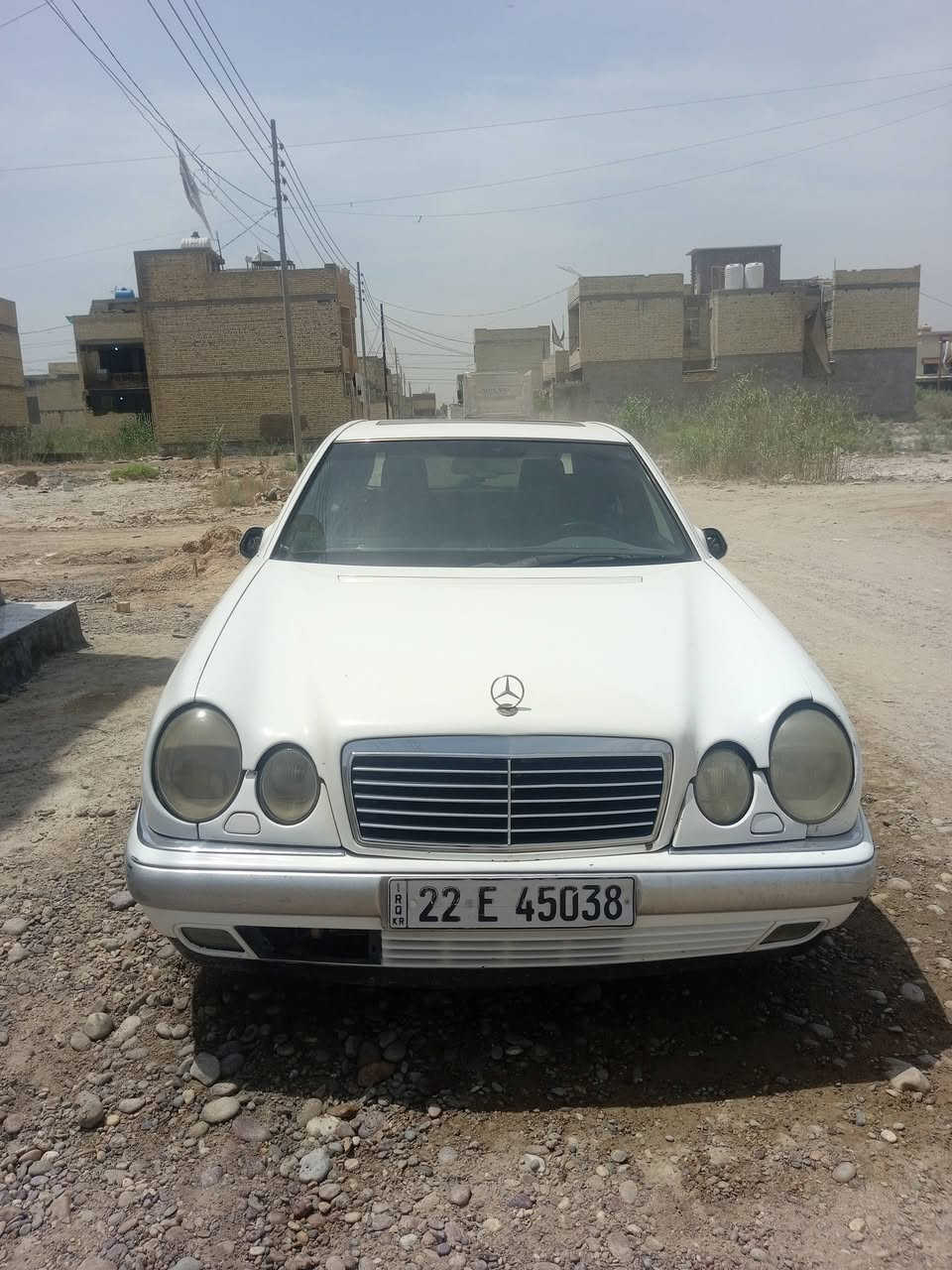 مارسيدس ام عيون موديل 1996
1996 Mercedes Benz E230 W210 
السيارة بلادية بدون اي تحوير 
السيارة فول مواصفات 
محرك أربعة سلندر
نوع المحرك M111
كشنات كهرباء 
كشنات هواء 
جام كهرباء 
كير اوتوماتيك 
مرايات كهرباء 
مرايات شفط 
كشنات مخمل 
فتحة سقف
داخل صاج 
اربع ايرباك 
نضام ABS 
لايت ناصي زنون لد 
زراك لايت 
مثبت سرعة 
قطعتين تبريد 
بردة خلفية 
صدرها صار اسبوع من كملته 
وبعد بيها هواي مواصفات 
السيارة رقم اربيل باسمي شرط التحويل 
هزة بعدها ما ساقطة 
السيارة بيها نواقص بسيطة 
عوزها راديتر تبريد 
كمبريسر شغال وفريز ما بي ليك 
مكان السيارة بغداد 
السعر 70$
للتواصل 
***********
