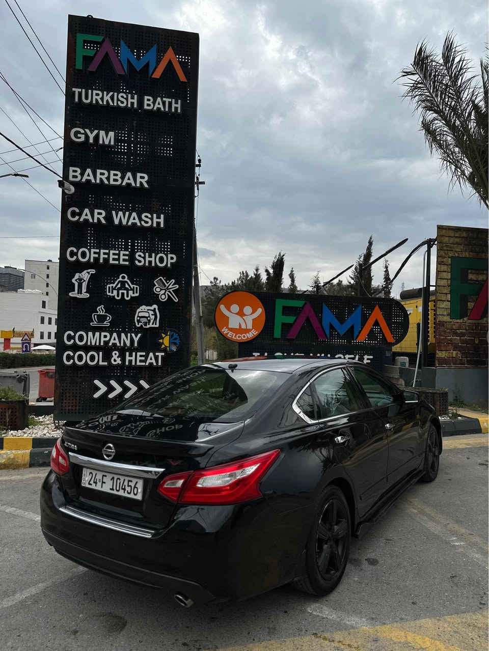 السلام عليكم ورحمه الله وبركاته 
نيسان التيما
2017
بلااااااش والسعر بي مجال بسيط
ضرر بوند و جاملغ ايرباك فقط ستيرن ومرجع 
گير محرك تبريد تدفئه كله بشررررط
دهن كير و فلتر مبدل جديد م شاد براد مال كير وشاد راديتر مال خليجي
مواصفات بصمة تشغيل و ابواب 
بصمة صندوق
تشغيل عن بعد
ويل كب 
لايت زينون 
شاشة وكامرة خلفية 
حساسات خلفية 
سيارة حيل حلوه و نضيفة داخلها جدا نضيف 
رقم و هزة و سنوية جديد 
رقم دهوك 
تحويل +غرامات بشرط
السعر ١١٣ وبي مجال بسيط للشراي
مكانها دهوك 
الخاص مفتوح
وبالعافية ع ياخذها 
للاستفسار ***********
*********** دهوك, العراق
