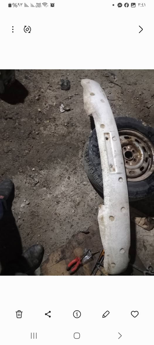 السلام عليكم كيا كرنفال ٢٠٠٠ إلى ٢٠٠٥ براكيت دعاميه مع مخدات اسطدام مع فلينة دعاميه ٧٥ الف 
***********
