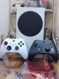 اكس بوكس سيرس اس مستعمل Xbox series S نظيف و بحالة ممتازة  (للبيع او ا...