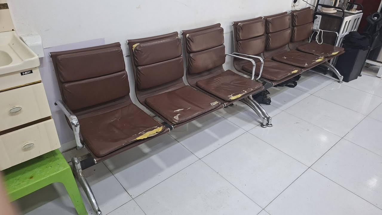 سلام عليكم -كراسي 6مقاعد يرهمن مال حلاقه - سعرهن 100 الف بيهن مجال -بصره تنومه -هاتف ***********
