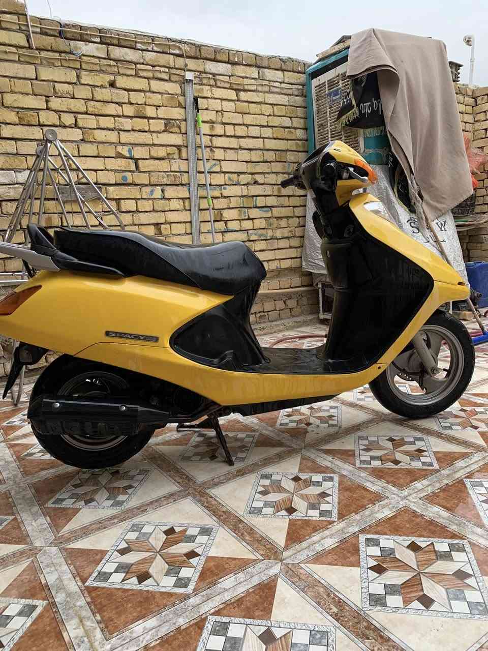 سلام عليكم سبيسي. ياباني رمبه اخذت صاله شهرين عندي الدراجه جديده كلش وبرغي مامفتوحه بي كفاله كله  كله صلي  ماشيه ١٥   السعر مليون و ٣٥٠وبيها مجال بسيط    مكاني الكوت الجديده ***********  شراي يخابرني خاص ماجوب
