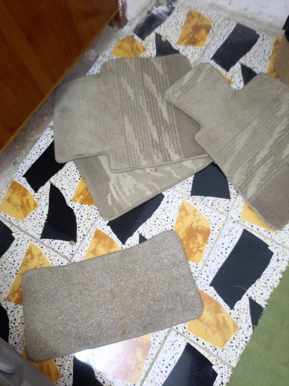 عراض تفصيخ ملكه شنو الرايده موجود  مكان شطره 
ضفيره محوره تحويرت النجف دشبول  
***********
