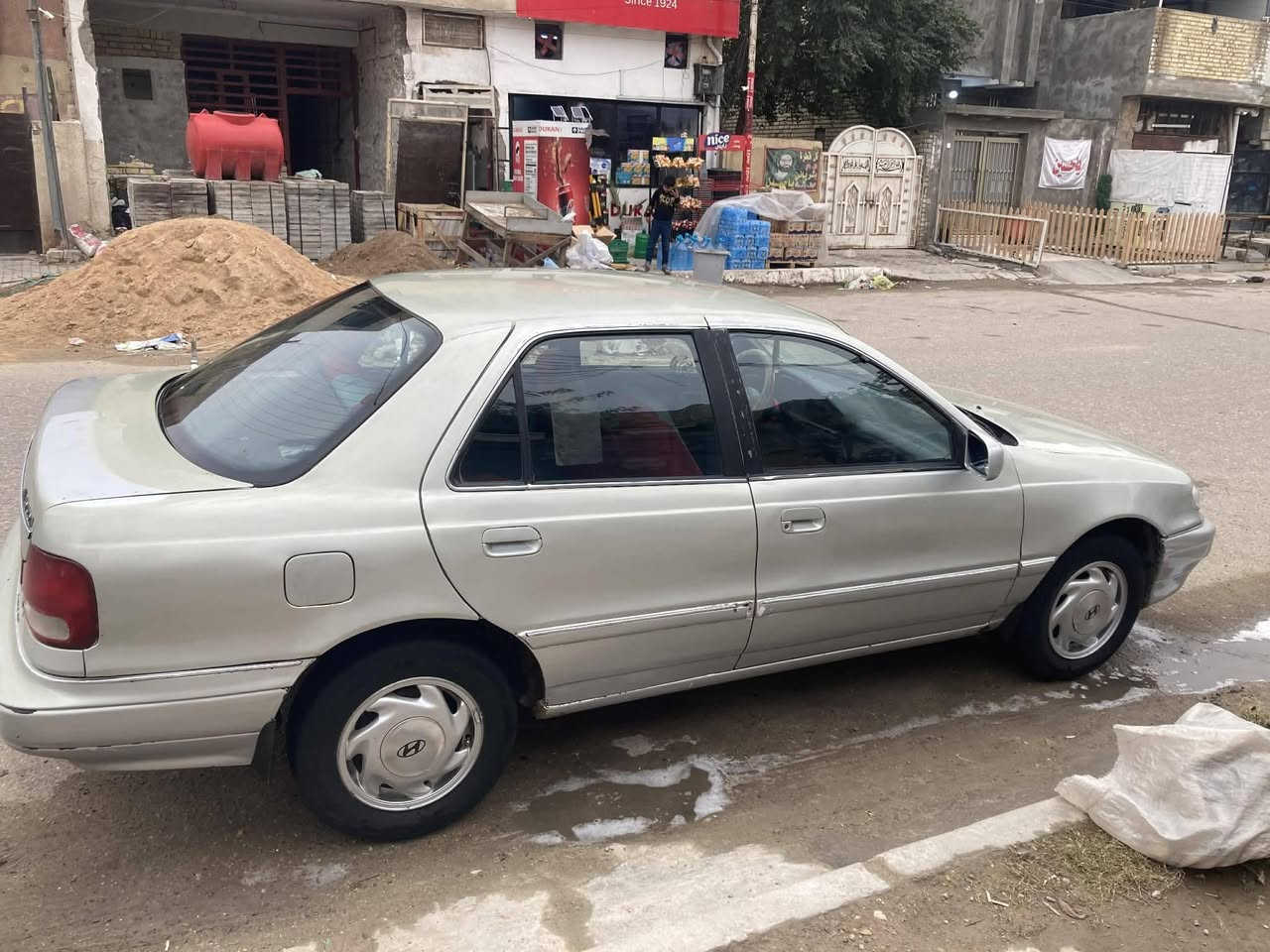 السلام عليكم موديل 1994 سنوية لل 2029 سيارة جاهزة كير محرك باتري جديد مشط جديد للستفساتر *********** رقم ديالى شرط التحويل مكاني بغداد السعر 28
