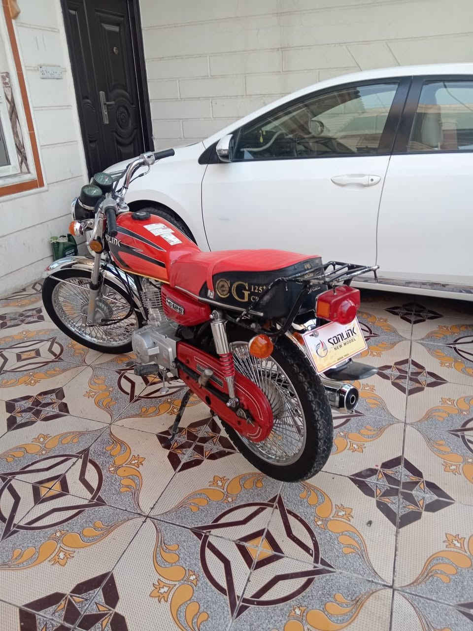 سلام عليكم
مكلف بالنشر......
دراجة سولنك22
اربعه كير
محرك غطاس
مكان / خانقين 
سعر 475 وبي مجال 
الاستفسار اكثر  
***********
