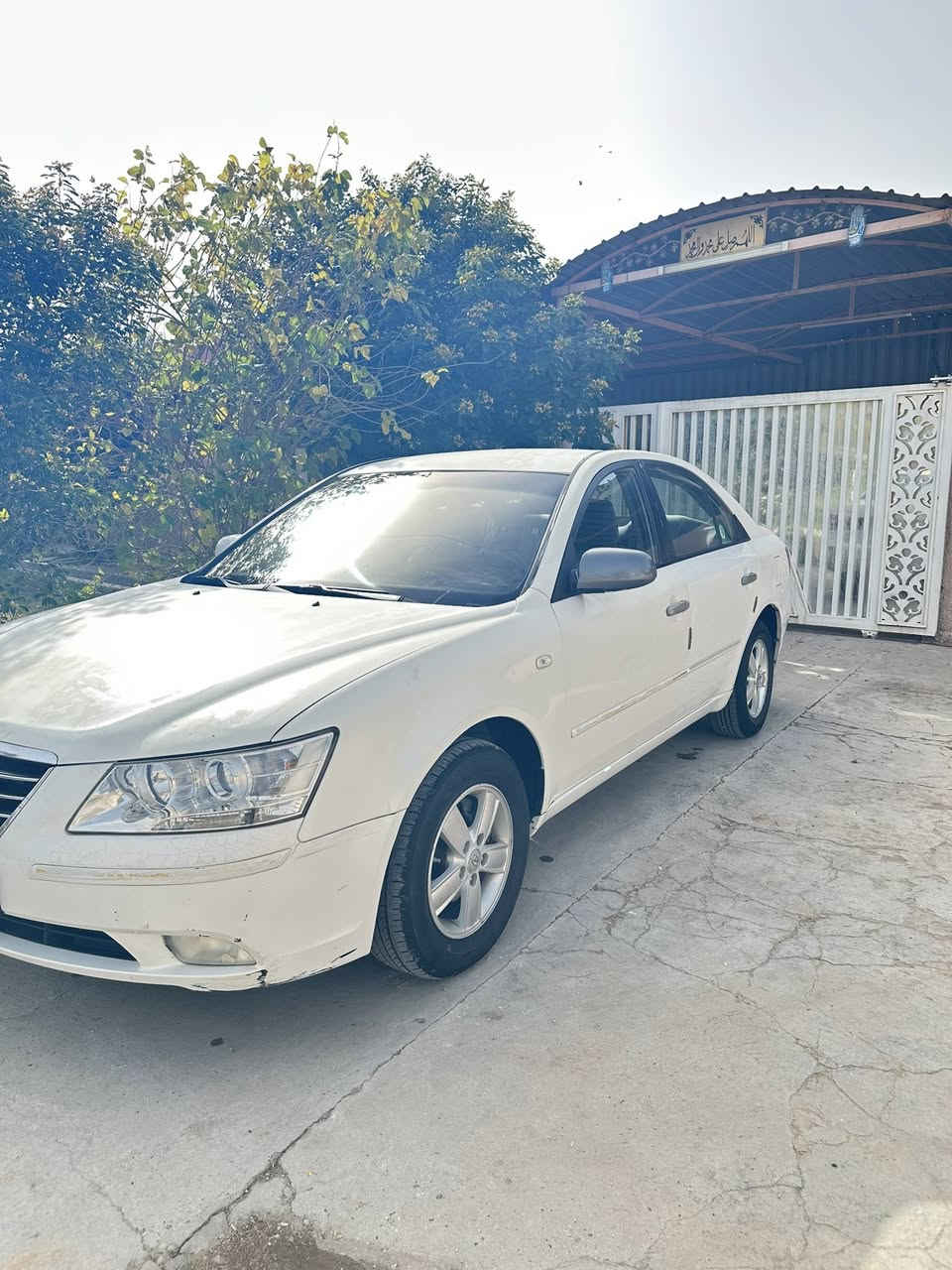 السلام عليكم 

سوناتا موديل 2010رقم كربلاء بأسمنه سنويه ما نافذه 

مكينه وكير وحداديه مكفول تبريد كهربائيات كله جاهزه

السياره بيه صبغ كم قطعه ابيع حزام مكفوله من الضربه 

السعر ٩٠ وبيه مجال بسيط 

العنوان حله مركز المدينه ***********
