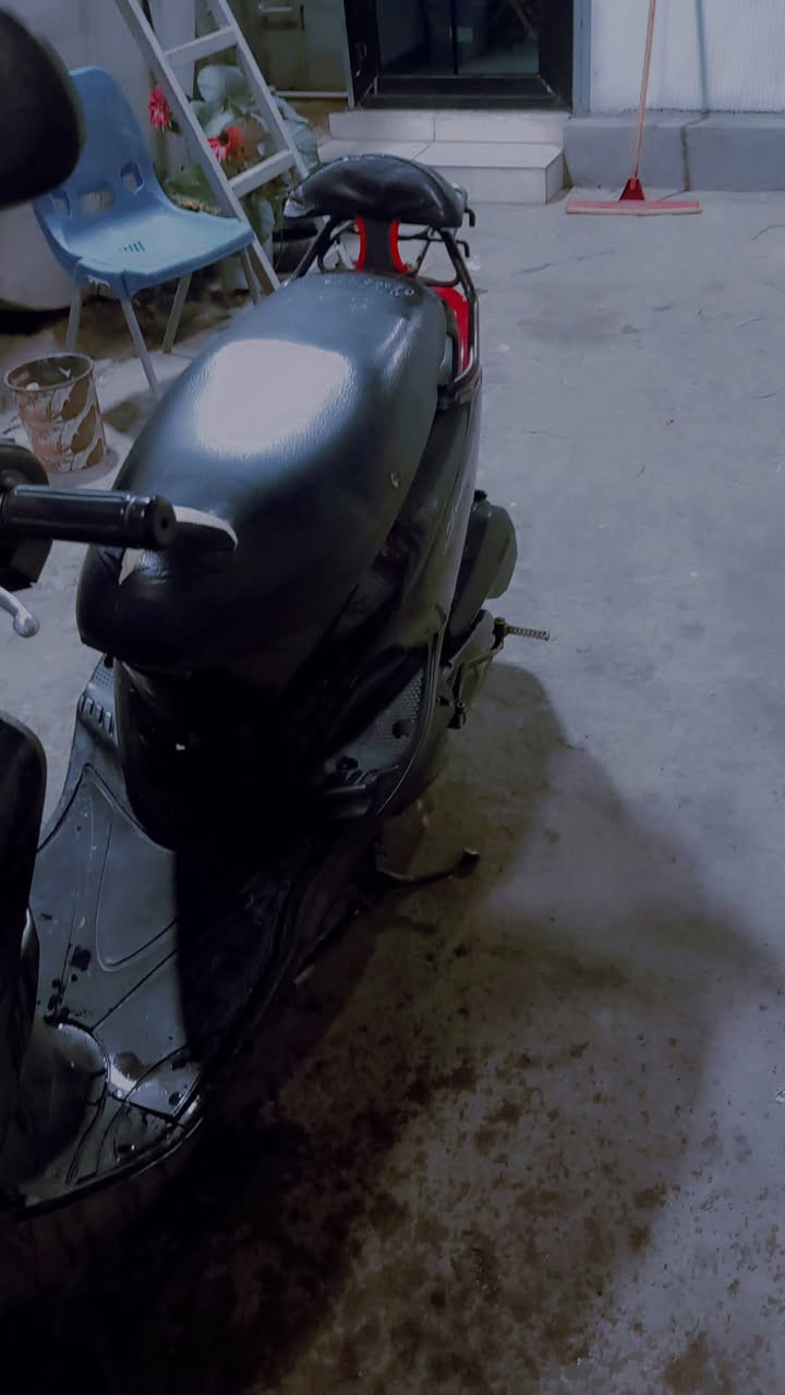 دراجه جديده  وحلوه بس هاي لضربه بلبجم ومامفتوحه  العنوان بغداد ولسعرها600ولنتصال واتساب ***********
