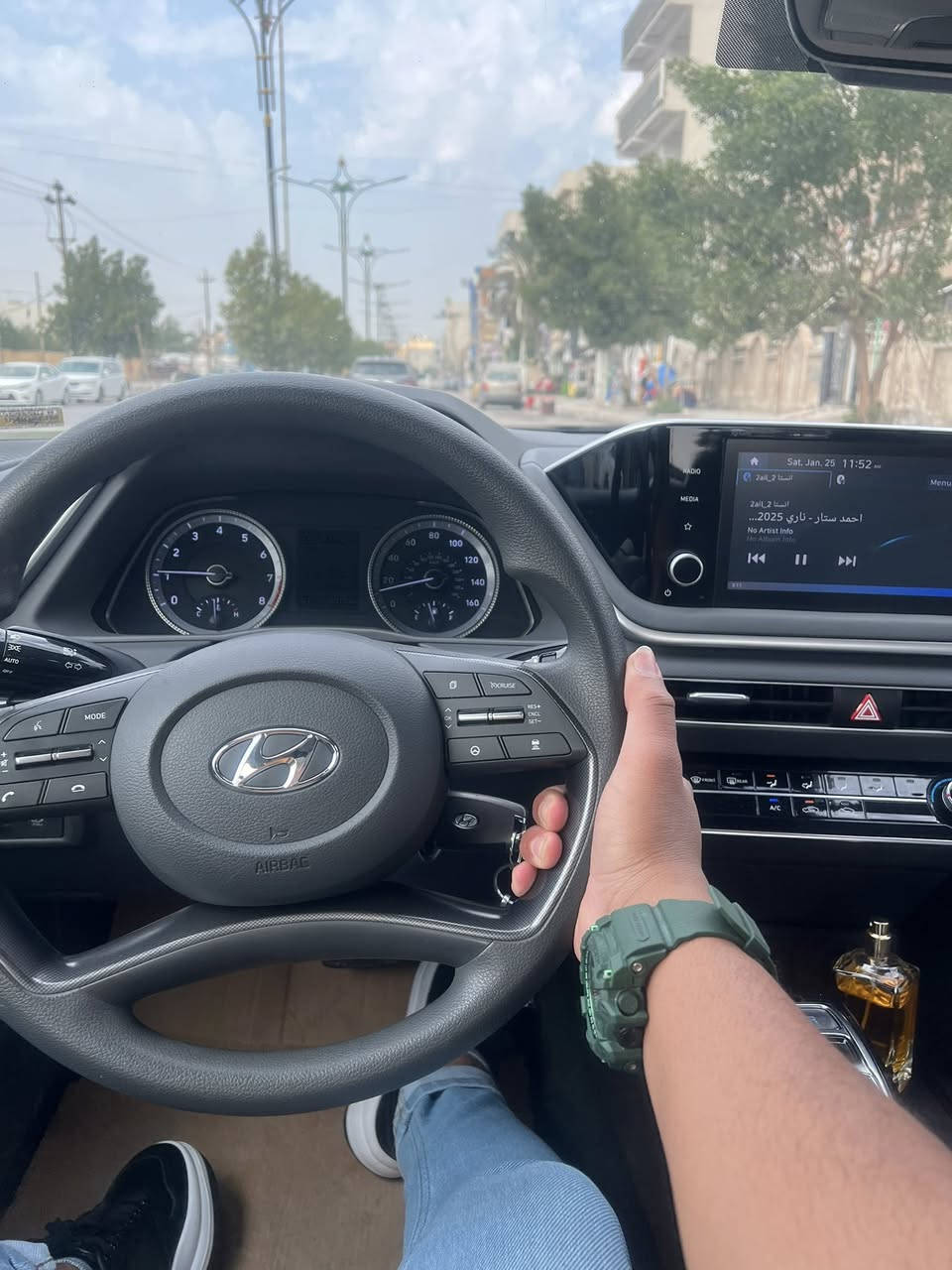 لسلام عليكم 
‏سوناتا ابيض مراوس وبيع 
مديل  2022
ماشيه 30 الف 
السعر 195$ محال بصيط 
امريكي دخول جديد اربيل بسم شركه 
كفاله من الدعميه الدعميه عدة 4 صابع بارد راجع بل جهاز ديبي ار   
المحرك 2500 كارتون 
مواصفات :
رادارات امامية وخلفية وجانبية 
نقطة عمياء 
قيادة ذاتية 
دخول ذكي
كروس مثبت سرعة 
شاشة كبيرة 
هند بريك كهربائي 
اشاير بلمري 
كامرة دواره
4 انضمة قيادة 
اوتو هولد  
العنون البصرة دور الضباط 
الاستفسار ***********
الوات ساب ***********
