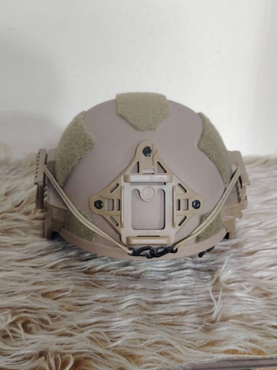 السلام عليكم...
متوفر خوذه بلونين صحراوي والاسود.....
قياس واحد داخلها سفنج.....
سعر (20)مع توصيل....
للاستفسار والحجز***********
