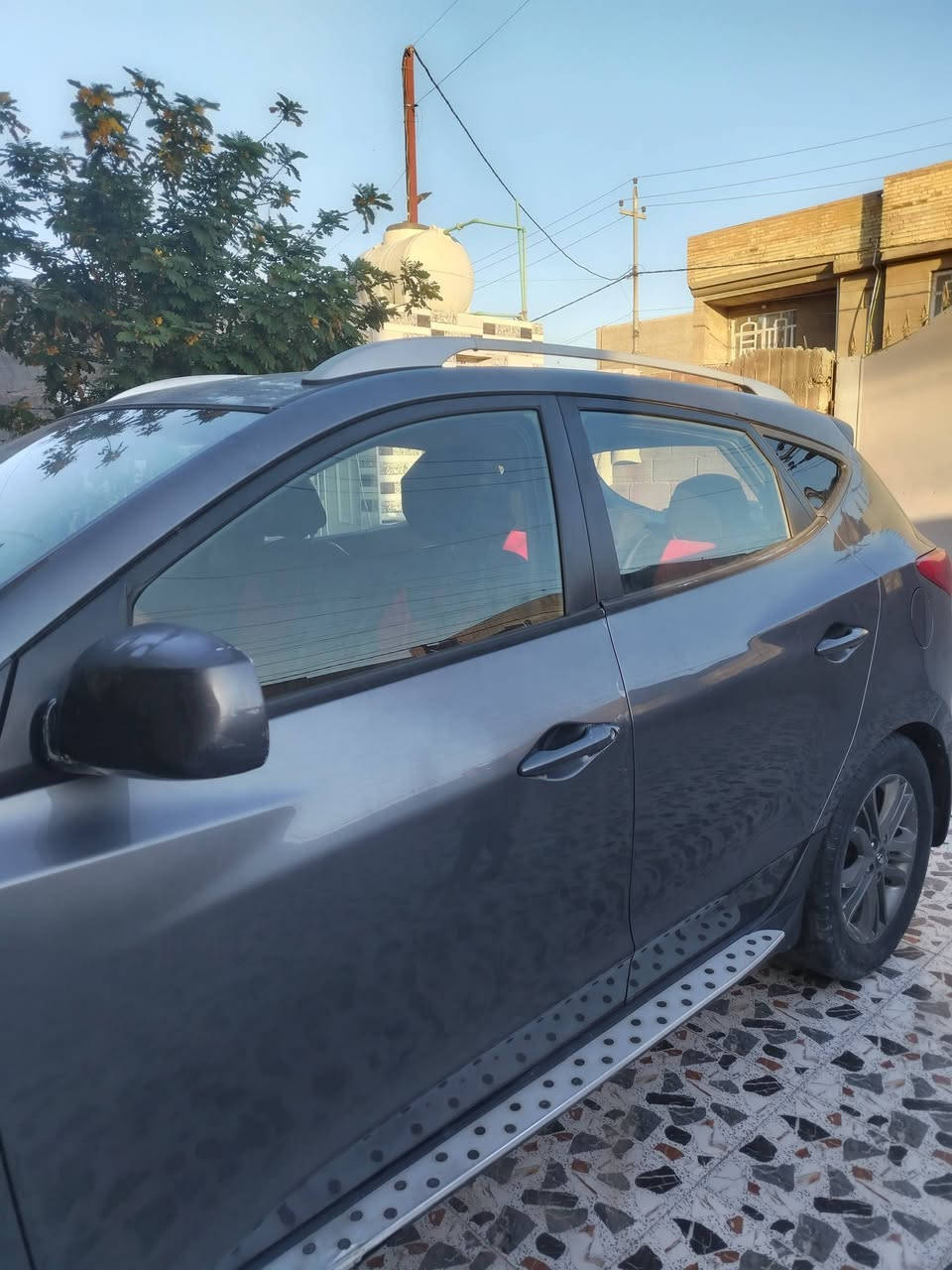 توسان 2014 باسمي خمس قطع سعرها مناسب ***********
