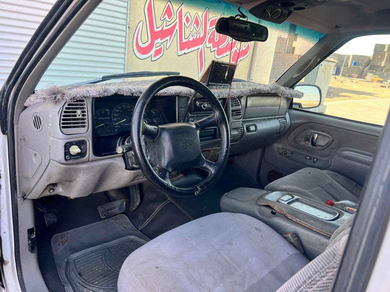 السلام عليكم اخوان
شوفرليت بهبهان 5برغي مديل 1998 مكفوله من الضربه ولكص ونقل جثه ولعيب شرعي محرك 350 كير 700 واكسن شرط مكفولات جدد كهربايات عامه شغاله حداده 100 بل100 دواخل كلش جدد مسجل شاشه وتخم سمعات جدد تخم تاير جدد سياره جاهزه
 السعر 36 رقم قادسيه مشروع وطني العنوان البصره الهاتف *********** الشراي يتصل وبلخدمه
