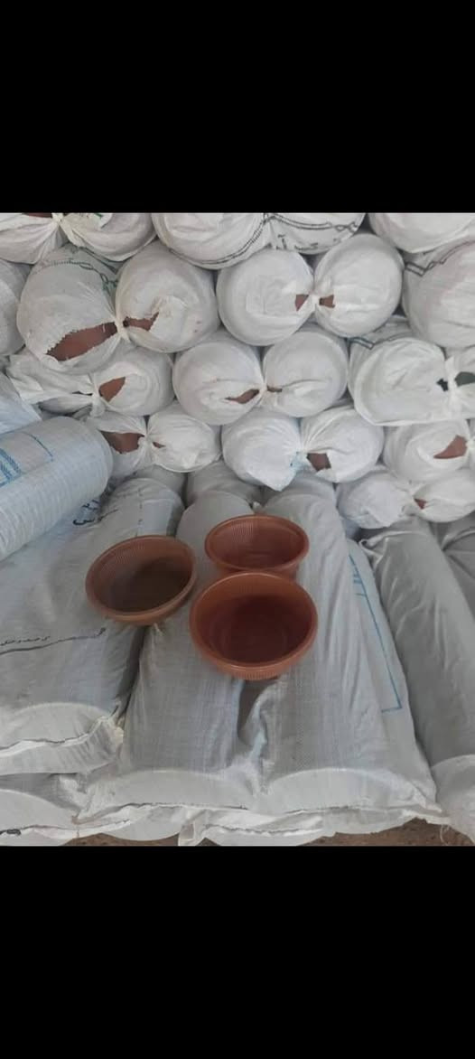 مصفي تمر  فارغ درجه اولى  شرط ضد الكسر
استيراد وشغل خاص قالب مضبوط 

متوفر ابو  2 كيلو وابو 3كيلو و4كيلو 

جمله فقط لصحاب المزارع والمحلات والبرادات 

العنوان ديالى 

يوجد توصيل جميع المحافضات 

للاستفسار ***********
