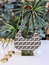 جنطة جلد • زارة طري