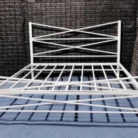 سرير مزدوج • للبيع • غرفة نوم