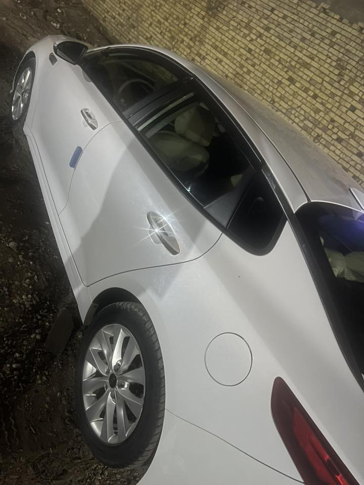 للبيع
اوبتيما موديل  2016 لون ابيض صدفي ضربتها جاملق الايمن وبنيد 
وبيها صبغ الجاملق الايسر وباب  خلفي 
مكينه 2400 مامفتوح مكفوله من التنقيص والتبخير 
مكان الرفاعي السعر 115 
***********
