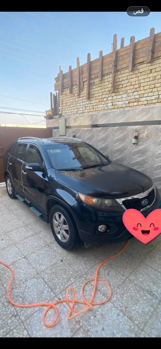 🚘 للبيع | كيا سورينتو 2013 🚘

✨ المواصفات:
🔹 محرك 2400 CC قوي واقتصادي.
🔹 🔧 دوش طابوكة جديد.
🔹 🛞 تخم تايرات بحالة ممتازة.
🔹 🔋 بطارية جديدة.
🔹 📍 ماشية 140 ألف كم فقط.
🔹 📄 رقم كربلاء وباسمي مباشرة.
🔹 🚛 السيارة واردة امريكي.
🔹 ❄️ مكيف ثلج.
🔹 ⚙️ جير أوتوماتيك ناعم.
🔹 🛡️ نظام مانع الانزلاق (ESP).
🔹 🚦 نظام ABS مانع انغلاق المكابح.
🔹 💺 داخلية نظيفة جداً.
🔹 🔑 جاهزة للاستخدام ولا تحتاج أي مصروف.

السيارة وارد امريكي 

💯 السيارة بحالة جيدة جداً، والفحص خير دليل، ومن الله التوفيق.

📞 للاستفسار والمعاينة يرجى التواصل على الخاص أو الاتصال.
***********

