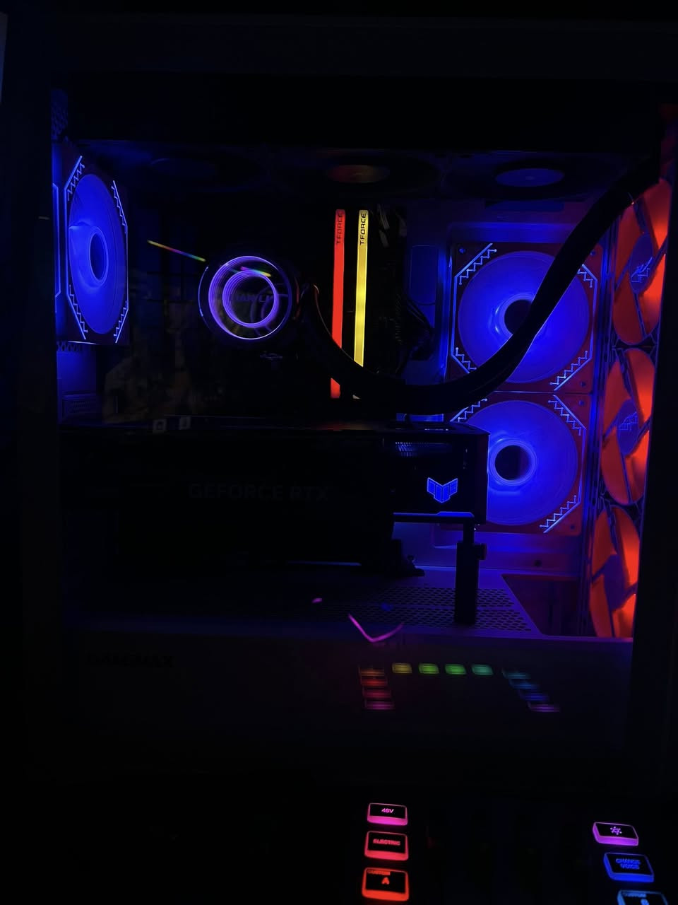 كيس للبيع فقط كيس سعره 65 والشراي اتساهل وياه بخدمته مكاني بصره رقمي
***********
