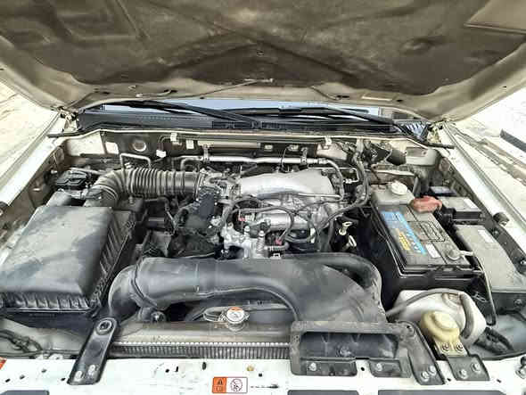 سيارة باجيرو حبتور اعلى فئه موديل 2014 
كير مكينه على وضع سركة صدر امامي خلفي جاهزها اربعه تايرات جددت سنويه وهزه ورقم جديد تحويل مباشر سياره مكفوله كفاله عامه سعر 179
***********
