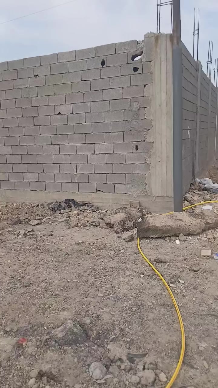 الف متر للبيع بحي الامير بقديم قرب سيطره ثانيه كامل مي كهرباء مجاري للبيع اللاستفسار ***********
