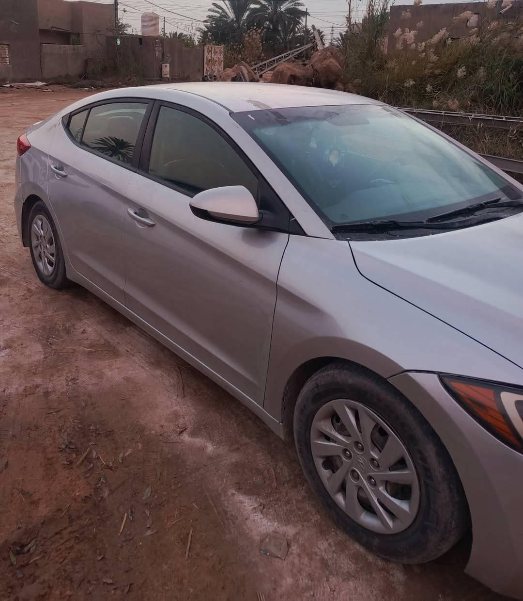 السلام عليكم ورحمه الله وبركاته 
النترا موديل 2018 وارد امريكي باسمي مكان كربلاء
حادثها بنيد وجاملغ كما موضح في الصور فقط بدون دواخل
حداديه جديده 
سيارة مكفوله من كلشي فقط بنيد وجاملغ
سنويه جديده لسنة 2030 
السعر 125 
رقم الهاتف 
‏‪***********‬‏
