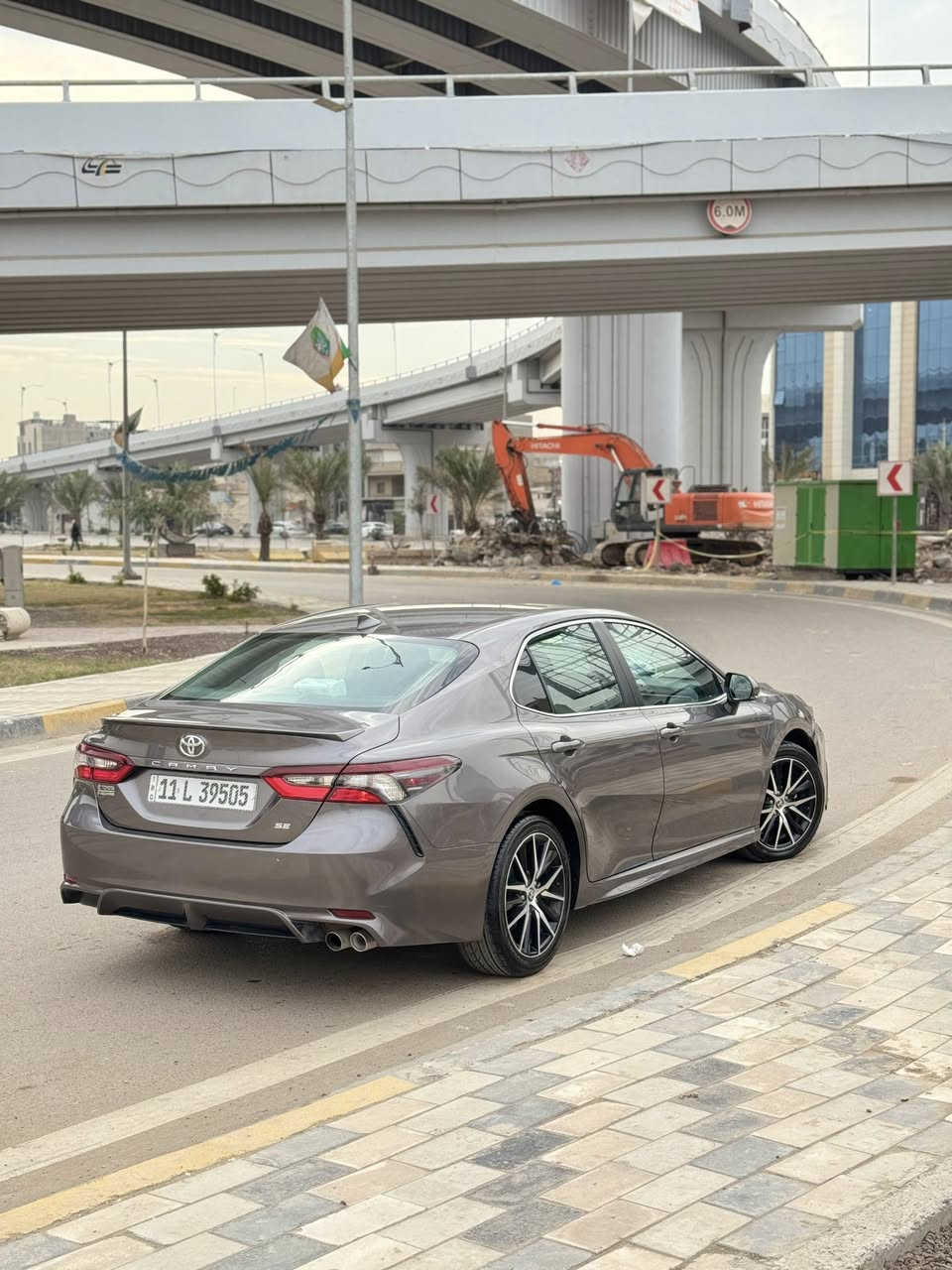 تويوتا  كامري 2023 🌿🌿
‏⚫️ Toyota Camry SE  2023  🇺🇸⚫️

مكان السيارة بغداد 

حادث السياره صبغ جاملغ وبنيد فقط 

📃 اليكم التفاصيل الآتية 👇🏻

🚘 امريكي

🚘 ماشيةKM 70

🚘 موديل 2023 

⚙️ حجم المحرك 4Cylinder 2.5L ☘️

⚙️ مرتبط بناقل حركة أوتوماتيك

🚗 دفع ثنائي FWD 

📷 كامرة دوارة

⭕️رادار امامي وخلفي

⭕️رادار تحذير خروج عن المسار

📍حساسات أمامية 

📍حساسات خلفية 

💡لايت زينون + LED

🔦️ بك لايت LED

🛞 حساسات ضغط الاطارات 

✨️ اشارة في المرايا الجانبية 

✨️ رادار في المرايا 

🚗 ا ABS 

🖥 شاشة JBL

🛣 مثبت السرعة Cruise 

🎶 المودات والاوامر الصوتية JBL

🎶 ا Bluetooth /

⚡️مخرج منفذ الطاقة 

💺تتسع المقصورة ل 5 ركاب

💺حركة المقاعد الامامية كهرباء 

❄️ قطعتين تبريد 

🚘 أوضاع القيادة Drive Mode 

🛣 نظام مانع الانزلاق 

السعر 189 وبيه مجال بسيط 

السيارة جديدة وجاهزه على اخر شي 

الشري يتصل على الرقم:

☎️ *********** واتس
