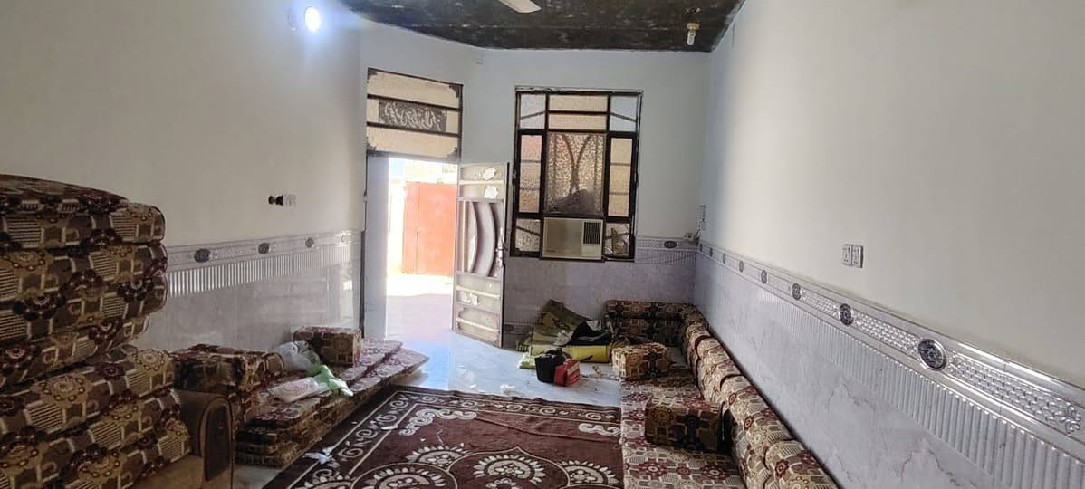 مكتب عقارات ألـــتـوبي
المساحة المطوبة 100 متر الصوب الكبير 

بناء جديد طابوق والسقف عكادة ومهيئ للطابق الثاني 

كله سراميك استقبال (برانية)ومطبخ وصالة 

وغرفة كبيرة وحمامات خارجية وداخلية وطارمة

وكراج سيارة 40 متر هذا غير مطوب ولكن هو للبيت 

فالمجموع 140 متر للستسفسار ***********
