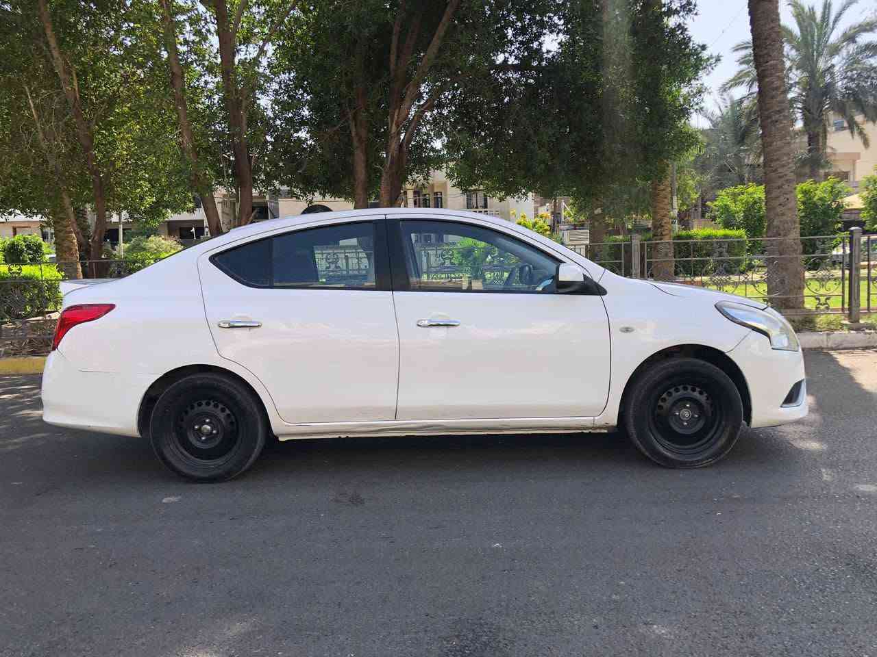 نيسان صني هندي
موديل 2023
ماشيه 133 كيلو متر
سياره جاهزه حداديه نضيفه 
كير محرك مكفول  بيه طخه بلجاملغ الامامي ومعدله وكم رصعه بسيطه باقي السياره كفاله
رقم شمالي الجديد 
سنويه لل28 
بسم شركه 
سعر 103 
مكانهه بغداد استفسار ***********
