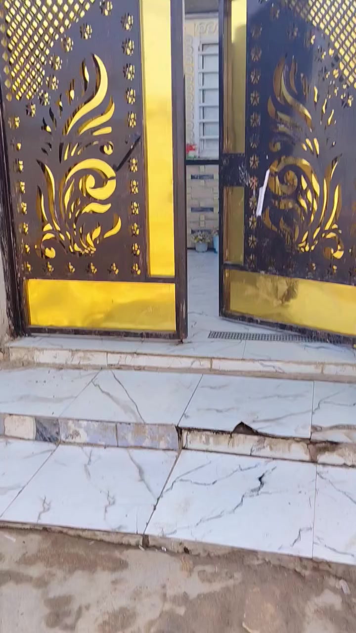 حي الحسين الجديد نهاية سايدین صفحة البستان ميري زراعي ١٢٠ متر رقم الهاتف ***********
