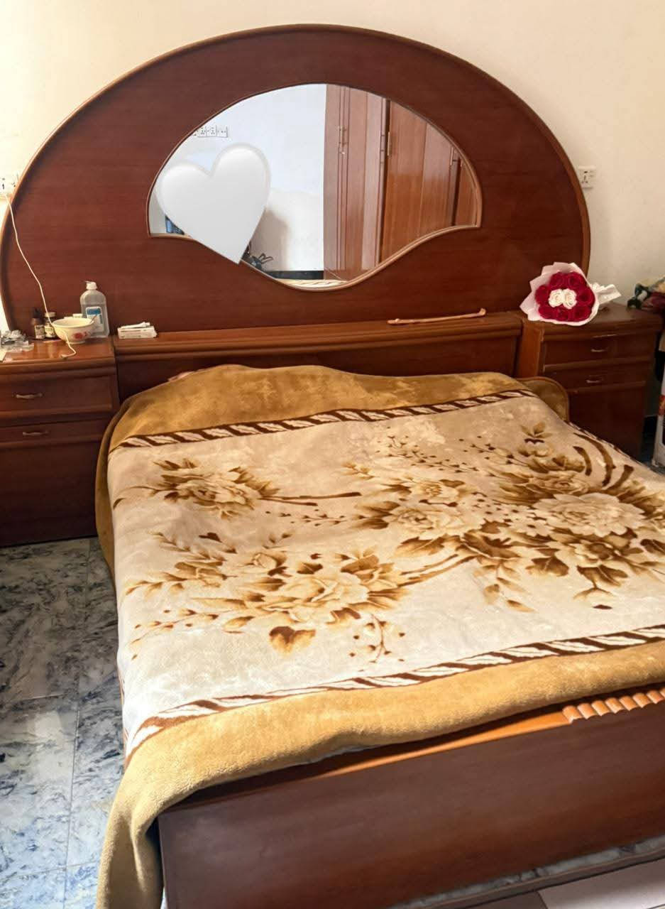 السلام عليكم غرفة للبيع 
السعر ٩٠٠ وبيها مجال


**إذا كنت صاحب هذا الإعلان وتريد حذفه لأي سبب، رجاءا أرسل رسالة إلى الدعم الفني**