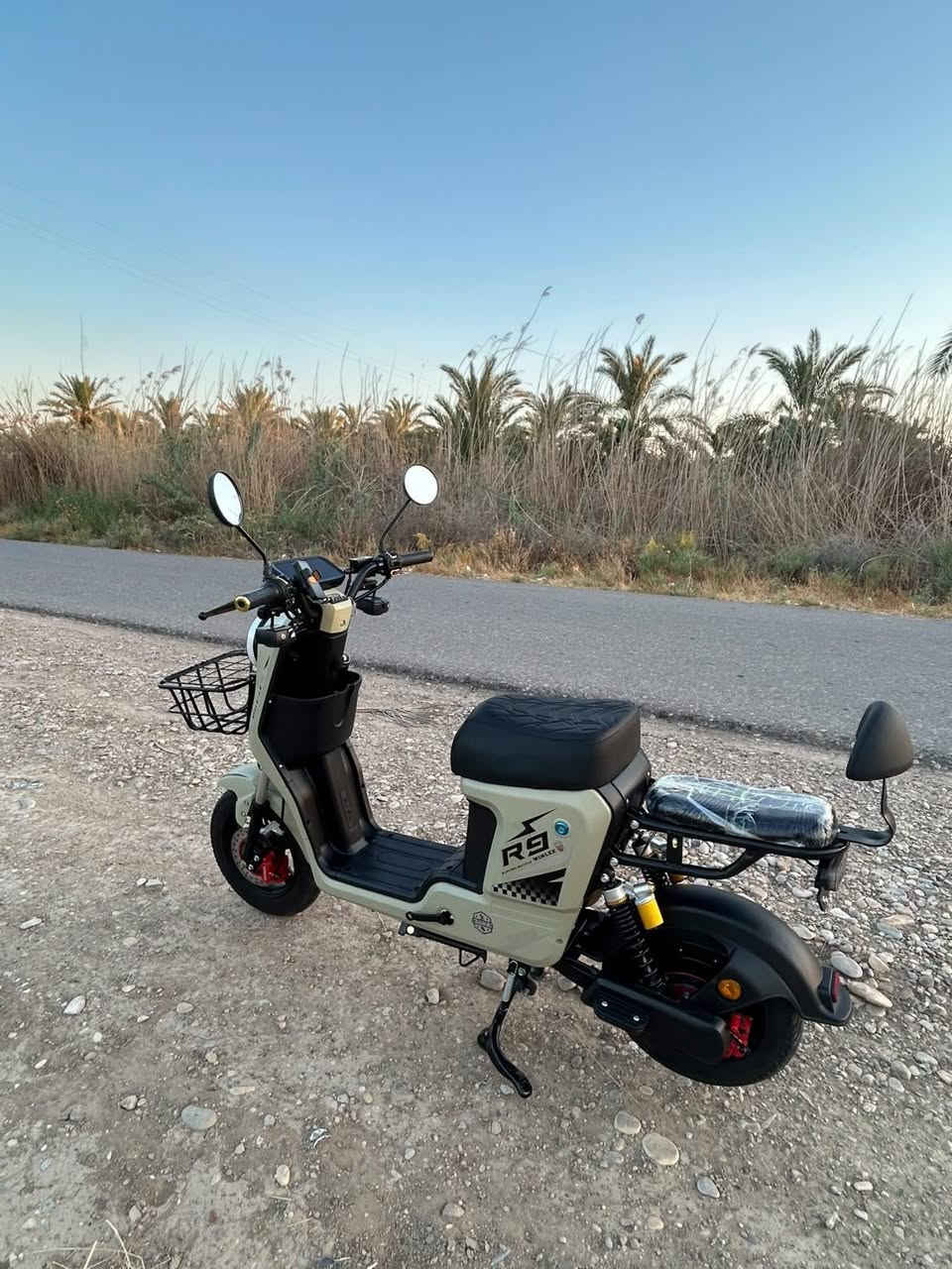 سلام عليكم دراجه R9 للبيع مستخدمه 15 يوم سعر 575 وبيها مجال مكان واسط الصويره رقم ***********
