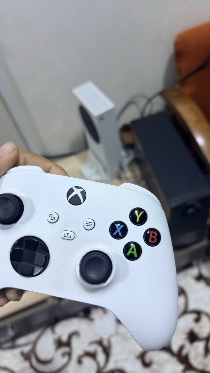 سيريس اس
بي اشتراك ٣ اشهر صافي 
جهاز لا مفتوح ولا مبدل بي شي كل ملحقاته كامله 
بالاظافه الى ups 1500 كذلك جديد ماصارلي شهر من ماخذه 
بالاظافه الى بطاريات  عدد ٤ قابل للشحن مع شاحنتهم 
بطاريه عدد ١ تشحن من خلال القاعده 
قاعده تبريد وشحن Lid 
مكاني بابل الحله 
*********** 
ابيع شلع ب٤٠٠ غير قابل للتفاوض 🩵❤️‍🔥
