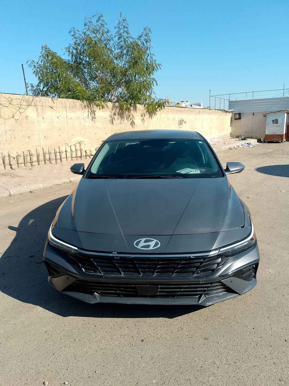 ‏السلام عليكم للبيع دخول جديد بسمي موديل24 صبغ جاملغ جهة سائق  وشوي من حافه البنيد الي بجه الجاملغ بدون اي دواخل بدون ايرباك ماشيه 10m
‏السعر 142وبيه شي بسيط مكاني بغداد حي العامل ‪***********‬ نص فول
‏بصمه 
‏يداة ترحيب 
‏جنطه ذكيه 
‏عداد الكتروني 
‏رادار بل مري 
‏رادار توقف ذاتي 
‏تشغيل عن بعد 
‏
