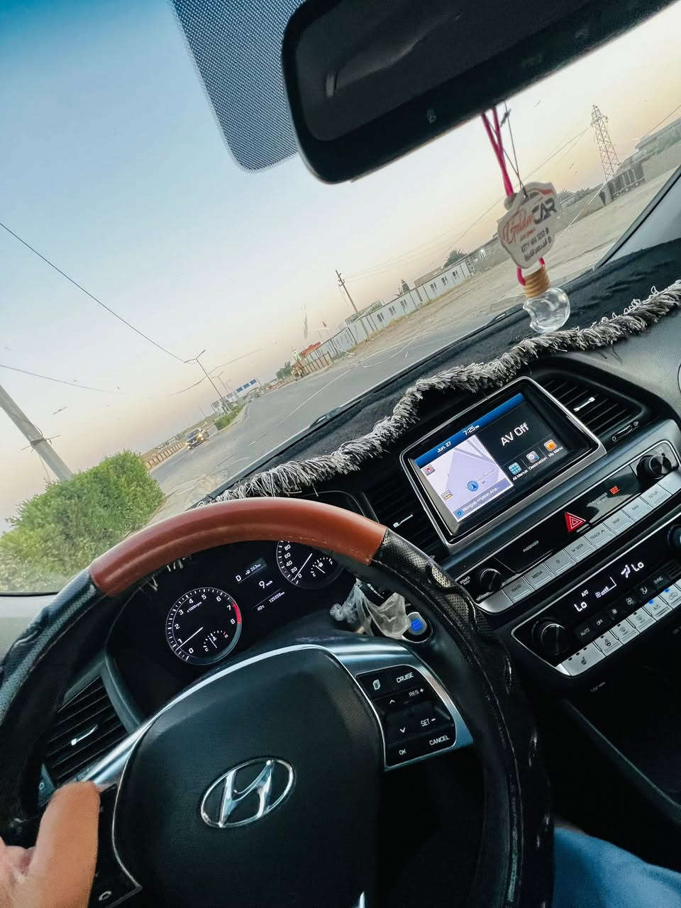 السلام عليكم 
سوناتا 2018 كوري بدون ضرر
محرك 2000 
ماشية 125
داخل قرميدي 
بصمتين
شاشة كبيرة 
رقم نينوى الماني 
شرط تحويل او وكالة 
السيارة جاهزة ومكفولة 
والبيع نقداً حصراً 
للاستفسار التواصل على هذا الرقم ***********
