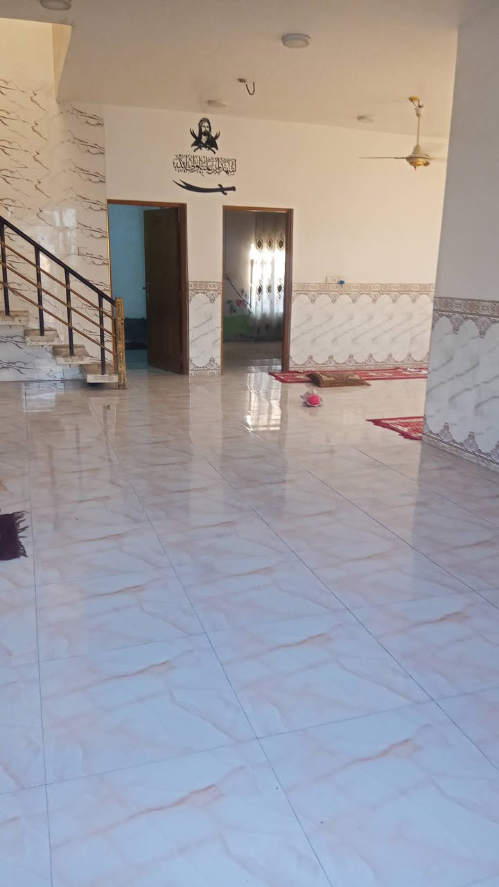 سلام عليكم اخوان دار للبيع المساحه 350 متر  في منطقة ابراهيم الخليل طابو زراعي سند 25     مي  كهرباء مولد ذهبي  على شارعين للستفسار اكثر اتصال على رقم الهاتف ***********  أو مراسله الصفحة
