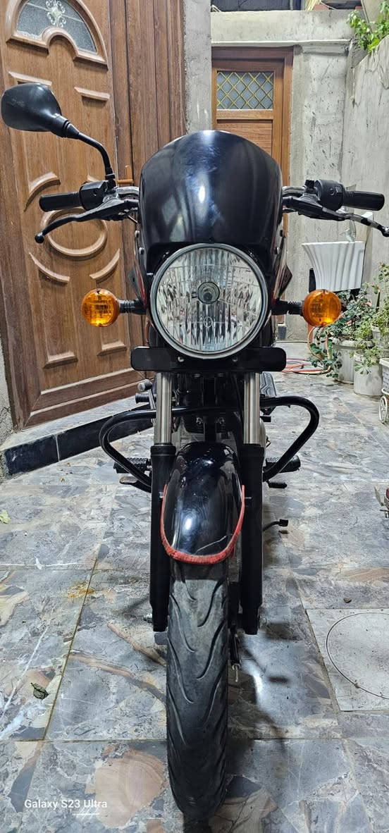 السلام عليكم ورحمة الله وبركاته دراجة بوكسر للبيع موديل 2022 كفالة عامة محرك مكفول برغي ما مفتوح منهة الدراجة شغل وطلع ما تصرف ولا ربع عليهة مكان بعقوبة 7نيسان خلف الكلية السعر 2250 وبيها مجال للستفسار على الرقم ***********
