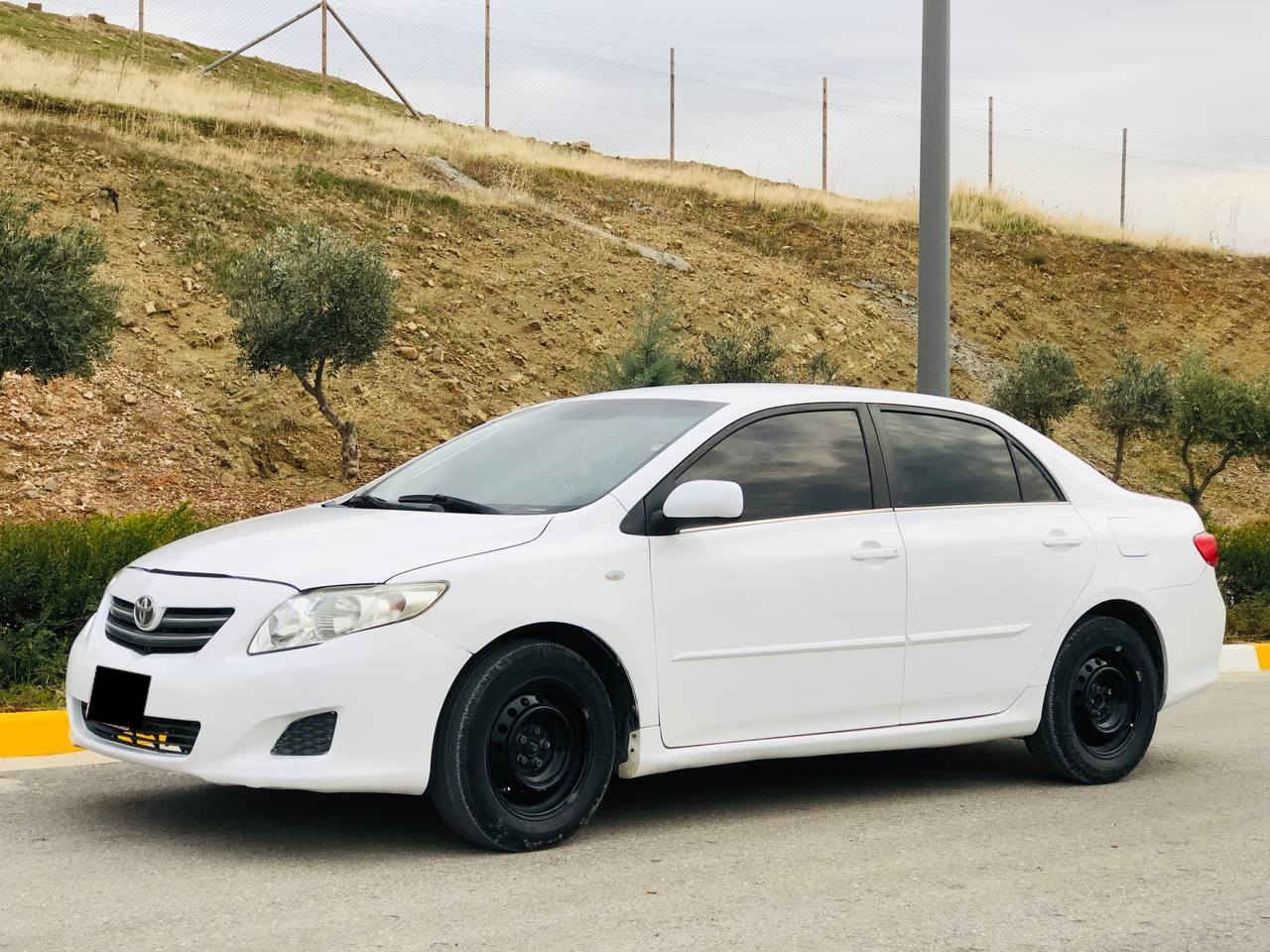 بەناوی خوای گەورە 
کـرۆلای2010لێزەری دووبەی خلیجی سپی بەفری  ماشاللەی ئەوێت سەیارەکە زۆر جوانە ناوزەردە مەکینەگەورەیە گێڕومەکینەی بەشەرتی بێعەیبی کامێرایە  نوکە دەرزی شوختی نیە بیانو بڕە مشتەریت تەلەفون بکە مشتەری نیت سێعر تاقی مەکەرەوە  سەری خۆتو منیش مەیەشێنە.
ڤایبەری لەسەرە:***********
(٥٥گەڵاو مەجالێکی کەم)
