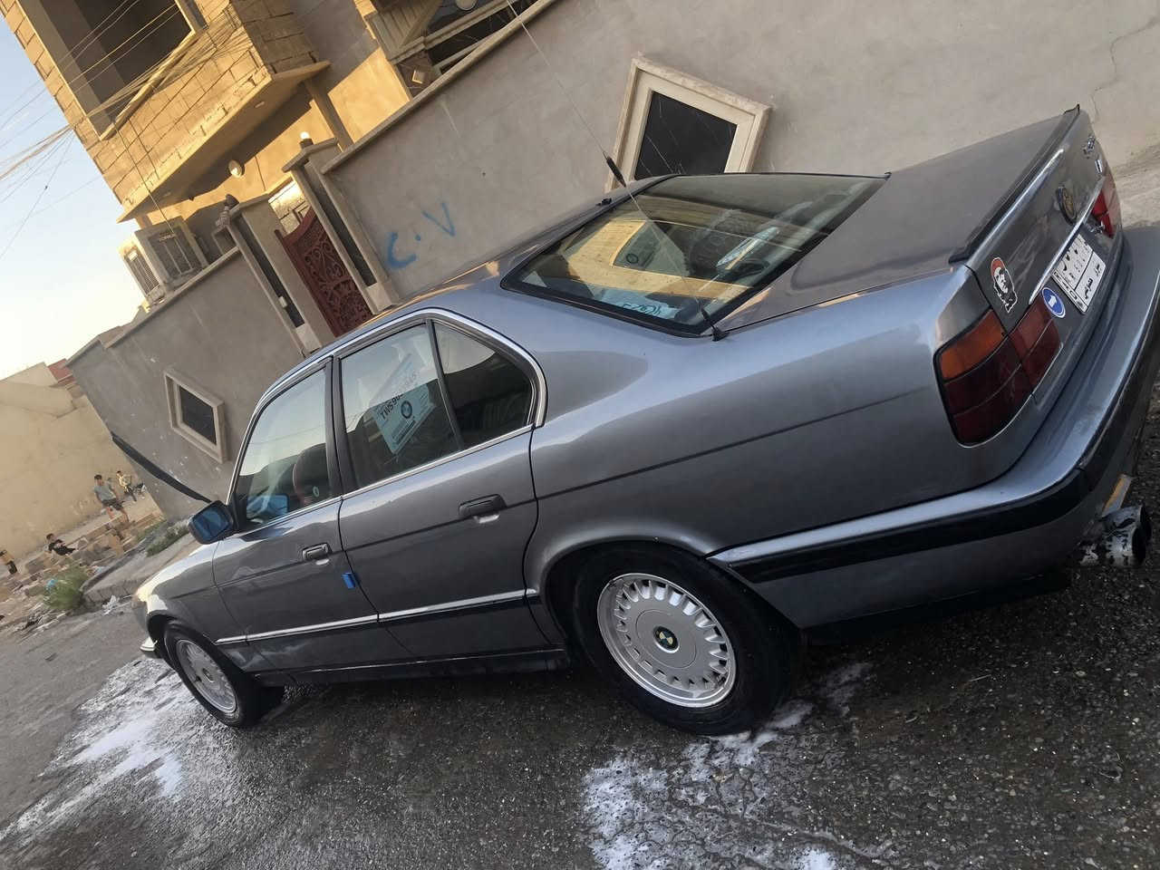 ابيع  نقد فقط او مراوس  بي ام 535 اصل وفصل موديل 90 سنوية خضرة رقم نينوى الماني كوبون بانزين شرط التحويل سيارة كلها شرط فقط صبغ جمالية والكير بس البك ياخر بيا طخة خفيفة حيل بل دايل اليمين مامصلح سعر 50 وبيها مجال الخاص مفتوح هذا خطي مابي واتس اب ***********
