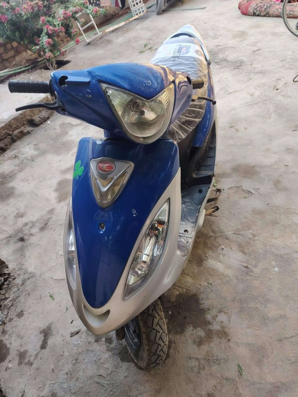 دراجه كامكو 2014 كفاله عامه
ماشيه ٢٧ الف رمبه السعر #850 الاتصال
*********** مكان الرفاعي
